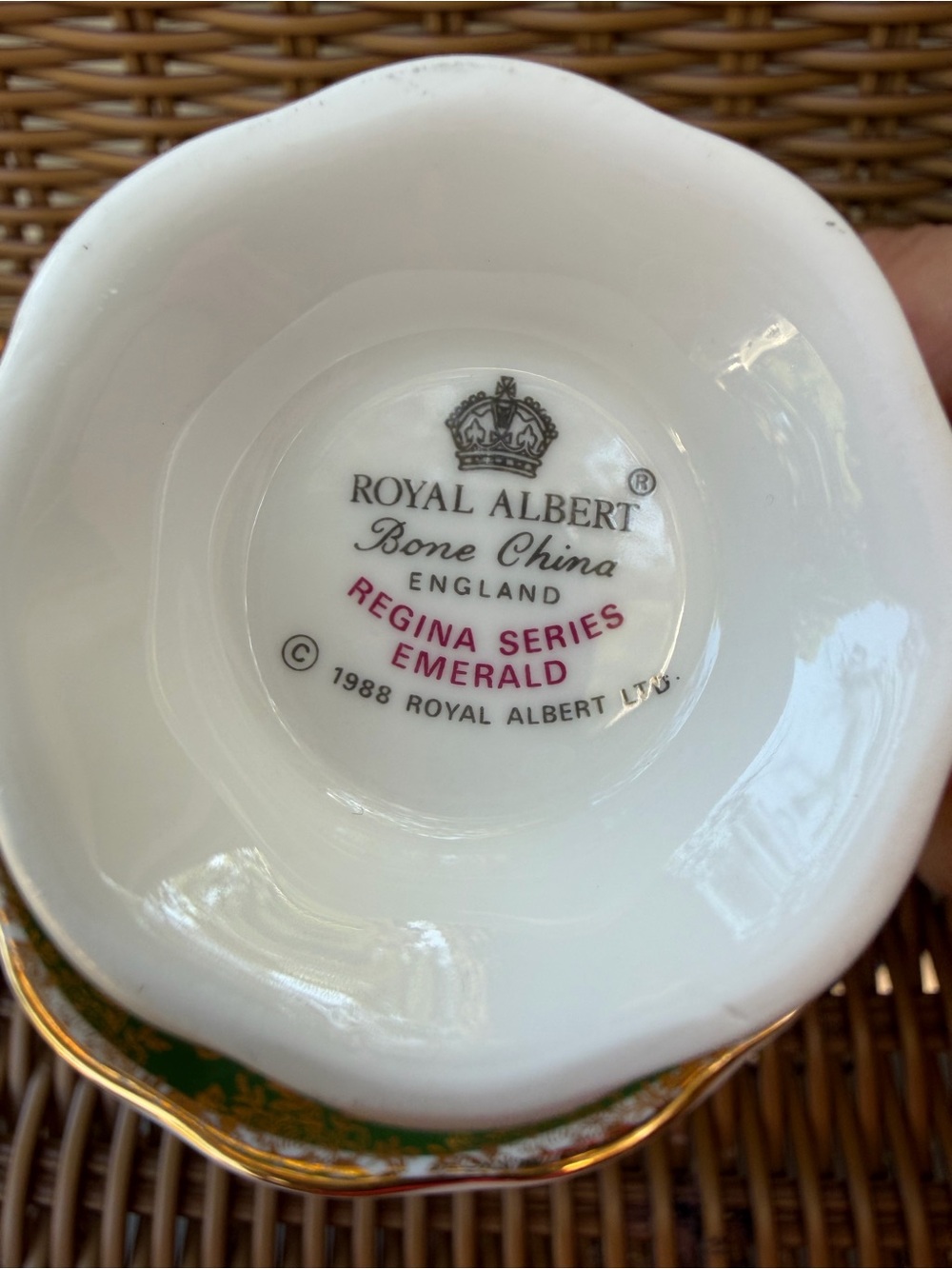 Royal Albert Bone China Cup & Saucer – Emerald & Gold Scrollwork - Picture 9 of 9